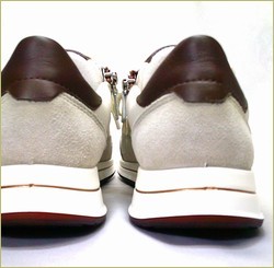 ara　アラ  左画像　ヒール画像