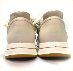 ara　アラ  左画像　ヒール画像