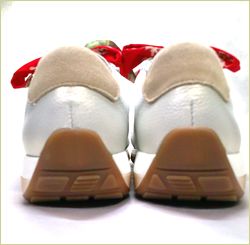 ara　アラ  左画像　底の画像