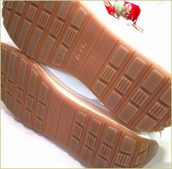 ara　アラ  左画像　ヒール画像