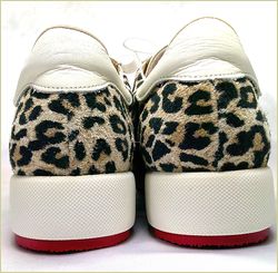 ashline  アシュライン　左画像　底の画像