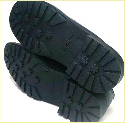 clarks　クラークス
