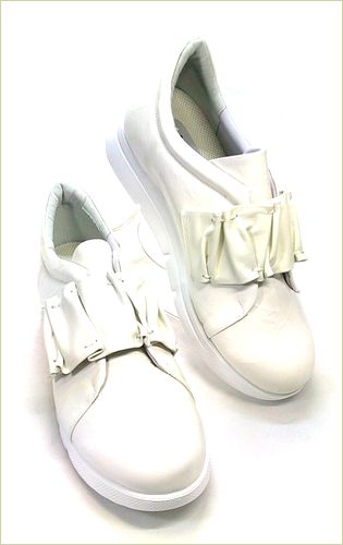 INVINA　インビナ  右画像