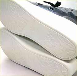 invina　インビナ　左画像　底の画像