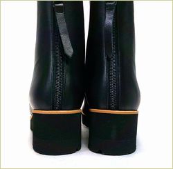 invina インビナ 左画像 ヒール画像