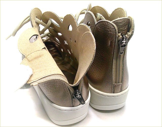 INVINA　インビナ  正面からの画像