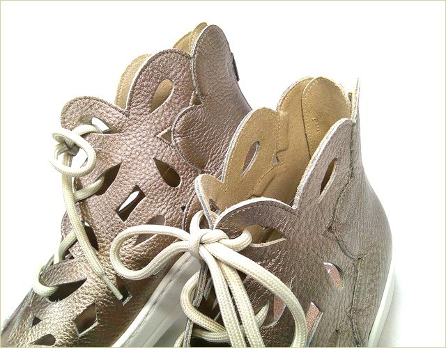 INVINA　インビナ  正面からの画像