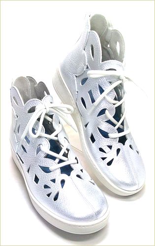 INVINA　インビナ  右画像