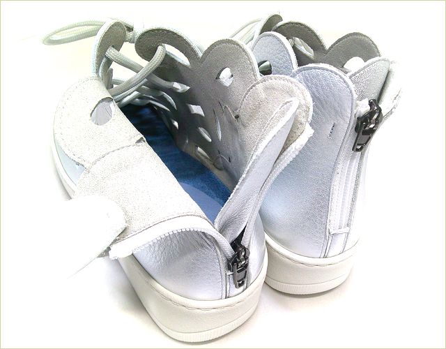 INVINA　インビナ  正面からの画像