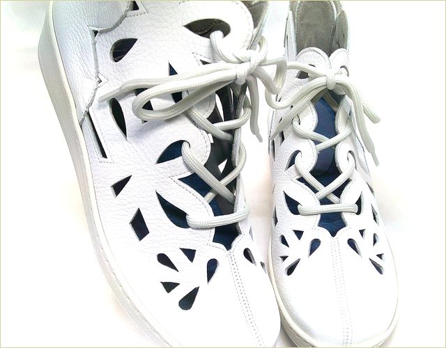 INVINA　インビナ  正面からの画像