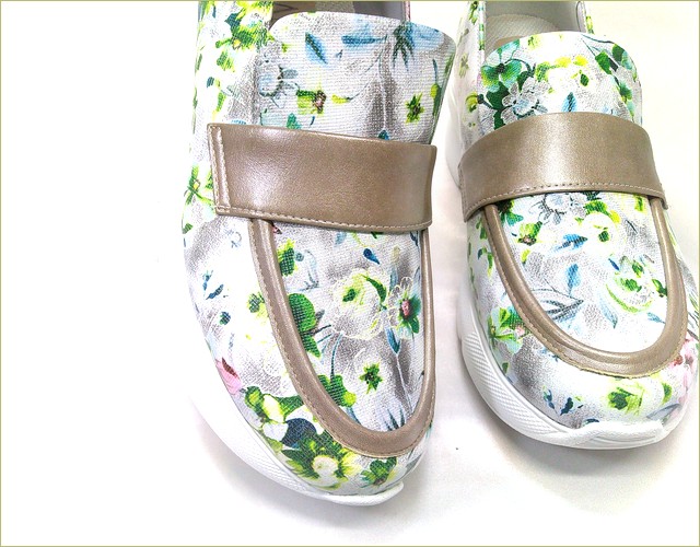 INVINA　インビナ  正面からの画像