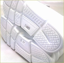 INVINA　インビナ  左画像　底の画像