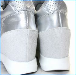 左画像　ヒール画像